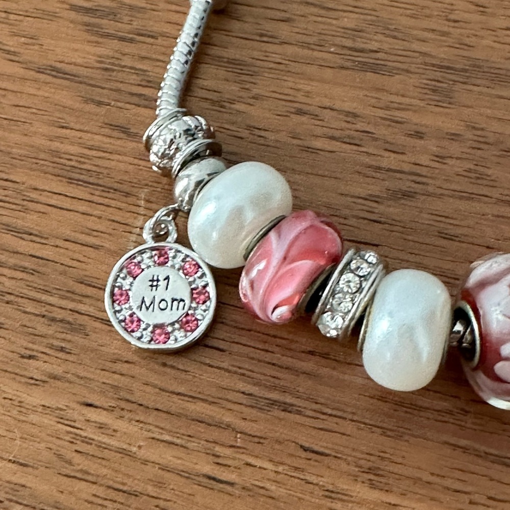 Pandora like unbranded stainless steel charm bracelet, #1 MOM , beads included - Picture 4 of 6